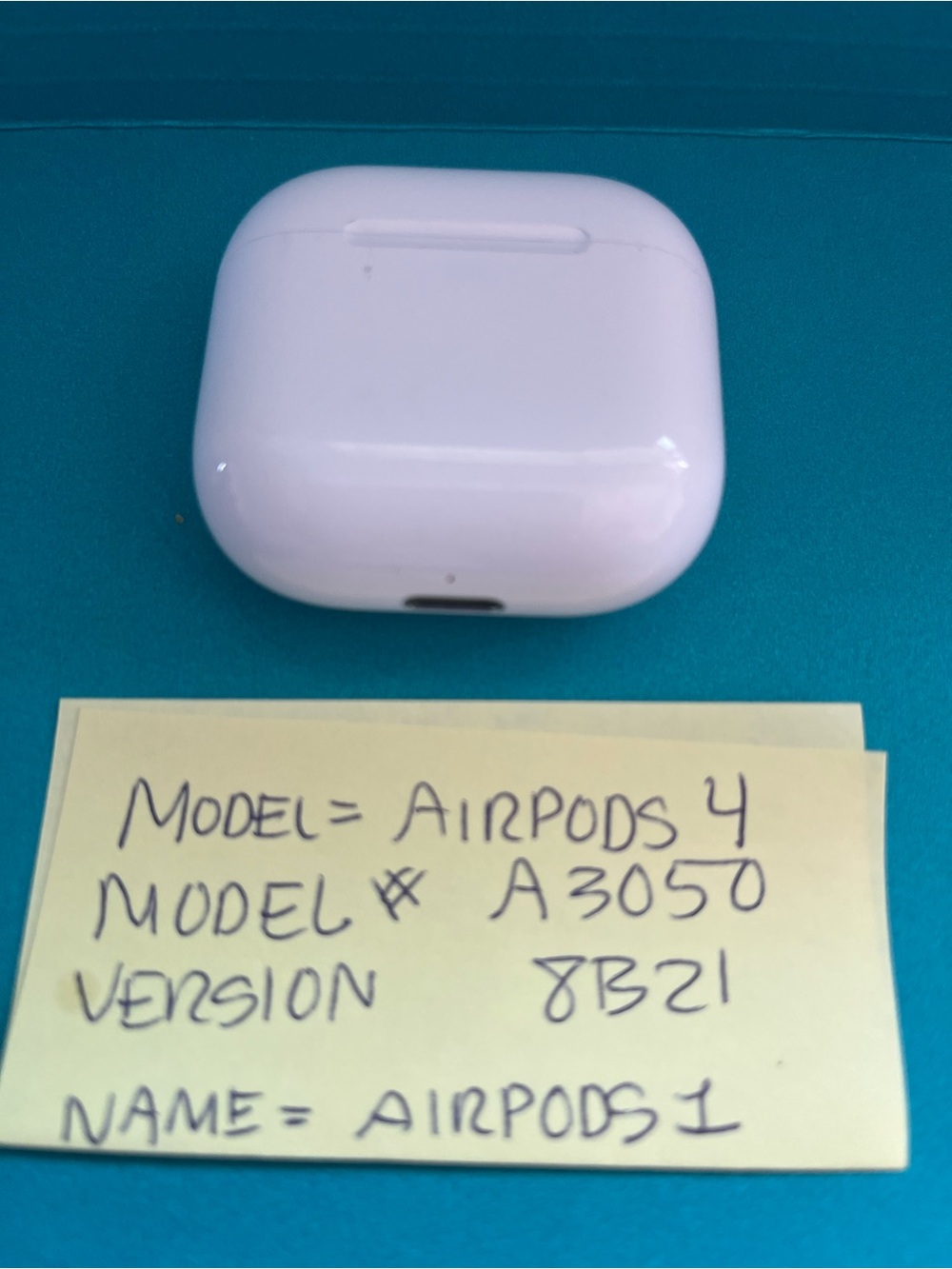 Apple Airpods 4 Model A3050 earbuds & Charging Case - Picture 4 of 4
